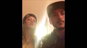 Sur place, le jeune comédien a pris la pose aux côtés d'une proche de loana. Camille Lellouche Slimane Si On Est Deux Youtube