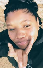 Tired of swiping and ready for a true connection! I'm a 37-year-old from  Germany, a logistics expert by day 🚚 and a human rights advocate by night  (and