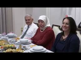 689 views3 years ago tbmm başkanı. Binali Yildirim Iftarda Yilmaz Ailesini Evinde Misafir Etti Youtube