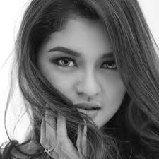 Danielle Lee (@DanesMLee)