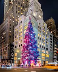 Christmas day 2019 in nyc: Noel Y Calingasan Nyc On Twitter Louis Vuitton Holiday Window Installation 2020 Louis Vuitton Unveiled Its Holiday Window Installation Featuring A Towering Snowy Christmas Tree That Scales The Entire Corner Facade