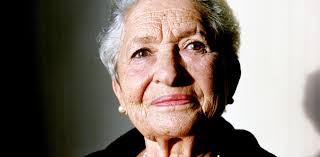 80 ans de la libération d'Auschwitz : le témoignage bouleversant d'une  rescapée des camps