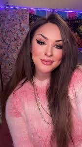 Lindsey Perdue's Instagram, Twitter & Facebook