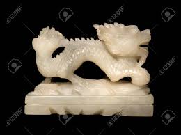 Gleichzeitig finden sie hier noch tolle ideen für figuren & skulpturen. Kleinen Weissen Speckstein Figur Zeigt Einen Chinesischen Drachen In Schwarz Zuruck Lizenzfreie Fotos Bilder Und Stock Fotografie Image 10862198