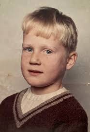 Hi @everyone, A couple of lads from the Ardsley Oaks Juniors football team  (in the 1970's) are having a reunion. We are also going to try and  replicate the photo but with