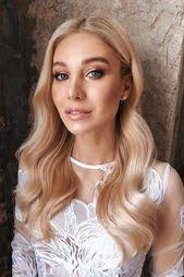 Megan Ridpath's Instagram, Twitter & Facebook