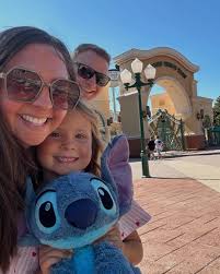 Driving near Karnes Rd area, carriage Hill, greystone, etc etc etc. listen  for that tune!!!