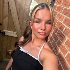 Destiny Valdez's Instagram, Twitter & Facebook