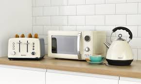 Kettle and toaster set kitchen appliances image style diy kitchen appliances swag home appliances kitchen gadgets stylus. Up To 18 Off Daewoo Kensington Microwave Kettle And Toaster Kitchen Set Groupon