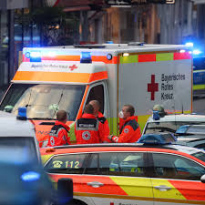 Bei einem messerangriff in der innenstadt von würzburg sind drei menschen getötet worden. Kcvqna7snpp7mm