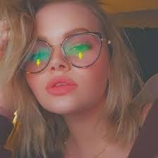 Miranda Wolfe's Instagram, Twitter & Facebook