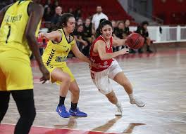 Basquetebol feminino benfica é campeão nacional em basquetebol feminino! Benfica Score Basquetebol Feminino Benfica Consente Derrota No Primeiro Jogo Da 1 2 Final