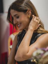 Y de los creadores de botas de ante a 37°C llega conjunto dominatrix de  cuero fake a 34°C que no podía despegar de mi piel 😂😂😂😂 …. (Recuerden  ese capítulo de Friends