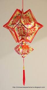 Chinese new year may also include a lantern festival, where people hang decorated lanterns in temples and carry lanterns to an evening parade. Chinese New Year Lanterns çº¢åŒ…ç¯ç¬¼æ‰‹å·¥åˆ¶ä½œ Chinese New Year Crafts Chinese Lanterns Diy Chinese Crafts