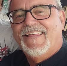 È venuto a mancare all'affetto dei suoi cari Aldo Calì, 75 anni. Ne danno  il triste annuncio: la moglie Adele, i figli Fabio e Benny, unitamente ai  parenti tutti. Aldo era benvoluto