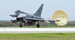 The raf's new eurofighter typhoon has the distinction of being the most controversial european is the eurofighter typhoon an exceptional combat aircraft, or is it an anachronism unworthy of. Eurofighter Typhoon Europas Top Fighter Im Portrat Uav Dach E V