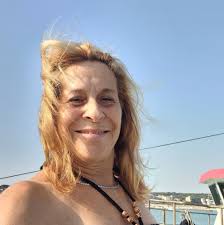 Dracula simia, called also monkey orchid or the monkey-like Dracula. 🌿🤍  Read full article in the comments 👀