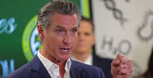 Ante las redadas, el cierre del negocio se vuelve opción para empresarios  en Huntington Park