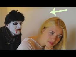 Frozen Elsa Bitten by VAMPIRE! w/ Spiderman Hulk Joker Pink Spidergirl Mini  elsa Toys! Superhero Fun