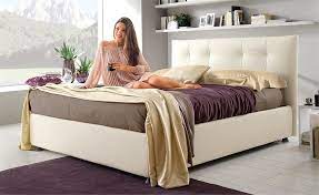Letti di eco pelle o cotone, modelli classici o moderni per una camera elegante, moderna, classica o sobria. Letto Capri Mondo Convenienza Mobili Arredamento Letto Matrimoniale