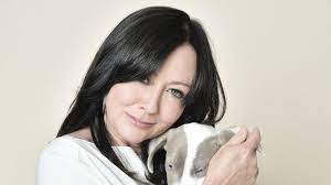 Shannen doherty became well known for her part as brenda in the show beverly hills, 90210. Beverly Hills 90210 Reboot Bukti Shannen Dorothy Tak Menyerah Melawan Kanker