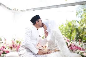 Is it all worth it quotes; Aku Mungkin Tak Sama Dengan Arwah Suami Mung Issey Selamat Bernikah Dengan Ibu Tunggal