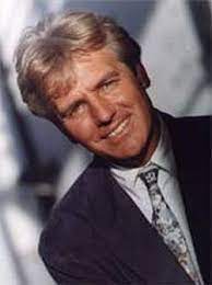 Mientras sergio denis (69) lucha por su vida en tucumán, luego de caer de un escenario a un foso desde una altura cercana a los tres metros, su joven novia decidió permanecer en buenos aires. Sergio Denis Wikipedia La Enciclopedia Libre