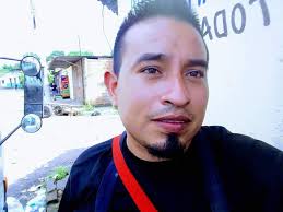 Todos en la fiesta están apagados, hasta que se grita #ShotsShotsShots y  sacan la botella de DOS5 🤩🥃 #SeVaHacerONoSeVaHacer