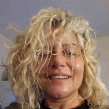 Hey all! Professional farmer/culinary gardener here, spent the past 3 years  managing a farm to-table project for a michelin star restaurant in  Ljubljana, Slovenia. Previously studied permaculture in the USA and worked