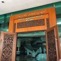 01:46 majikan paksa pembantu ngentot_full video _39j1vuq. Dewan Undangan Negeri Melaka Government Building