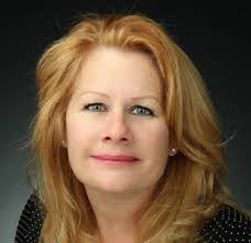 Shelly Collins's Instagram, Twitter & Facebook