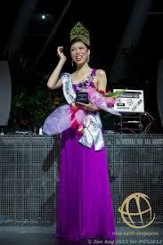 Friends featured six main cast members: Phoebe Tan Crowned Miss Earth Singapore 2012