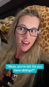 Nancy Pontes's Instagram, Twitter & Facebook