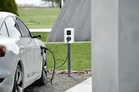 Langes aufladen überlastet das stromnetz im haus und kann zu kurzschlüssen und kabelbränden führen. Elektroauto Laden So Klappt S Vattenfall