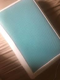 Bantal persembahan dari informa ini terbuat material microfiber sehingga memberikan rasa nyaman saat digunakan. Bantal Memory Foam Informa Perabotan Rumah Di Carousell