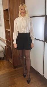 Holly willoughby confirms move away from this morning as fans disappointed she won't be back next week. Holly Willoughby Shocks This Morning Viewers As She Wears Pair Of Very Short Shorts To Host The Show