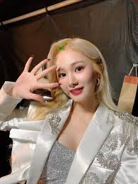 Everglow mia crackhead main dancer. Everglow Mia S Boob 9gag