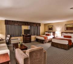Enjoy an impressive view of the strip from serendipity 3 while enjoying some tasty. Luxurious Las Vegas Hotel Suites Tuscany Suites And Casino