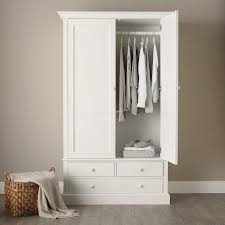Model lemari pakaian minimalis modern mengusung konsep swing buka tutup, yakni dengan menerapkan pintu geser ataupun dorong (sliding door). Lemari Pakaian Anak Duco Ukuran Standar P X L X T 90cm X 50cm X 190cmbahan Dari Kayu Ma Classic Bedroom Furniture White Wooden Wardrobe Wardrobe Furniture