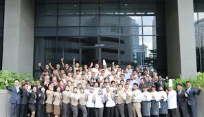 The area's natural beauty can be seen at klcc park and batu caves, while berjaya times square and perdana botanical gardens are. Fraser Residence Kuala Lumpur Wins Malaysia S Leading Serviced Apartment 2015 Title