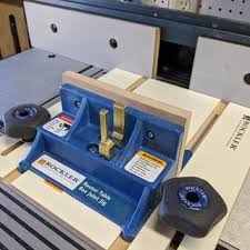 Rockler Router Table Box Joint Jig In 2020 Box Joint Jig Box Joints Router Table