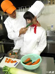 ThumbNow Japanese Babe Yukina Kiryu 霧生ゆきな ファミレスで働くトロイ主婦 1pondo 060916_313