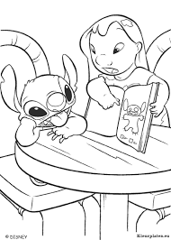 Select from 35970 printable coloring pages of cartoons, animals, nature, bible and many more. Lilo En Stitch Kleurplaten Kleurplaten Eu