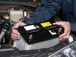 So Bauen Sie Die Autobatterie Richtig Ein Und Aus Leasingtime De Blog Leasingtime