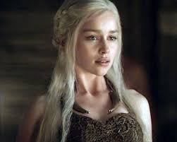 Pin De Pati En Emilia Clark Juego De Tronos Cancion De Hielo Y Fuego Actores