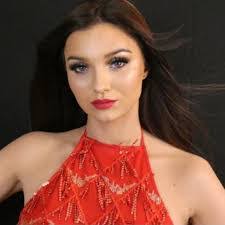 Catherine Thomson's Instagram, Twitter & Facebook