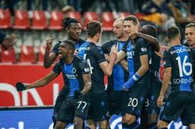 Voetbal brengt jong en oud bij elkaar, zorgt voor een prettig gevoel en nog veel meer. Opinie Nu Voetballen Is Een Affront Voor De Doden De Standaard Mobile