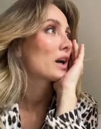 Carmushka verschluckt Gummibärchen