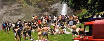 L'acquafraggia (o acqua fraggia) è un torrente della lombardia, che scorre in provincia di sondrio. 2pb O9vzakkxqm