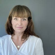 Sarah Stifter's Instagram, Twitter & Facebook